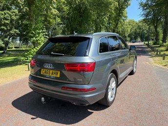 View our AUDI Q7