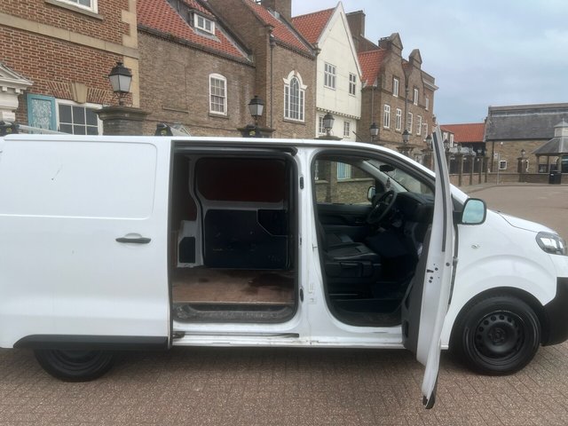 View our VAUXHALL VIVARO