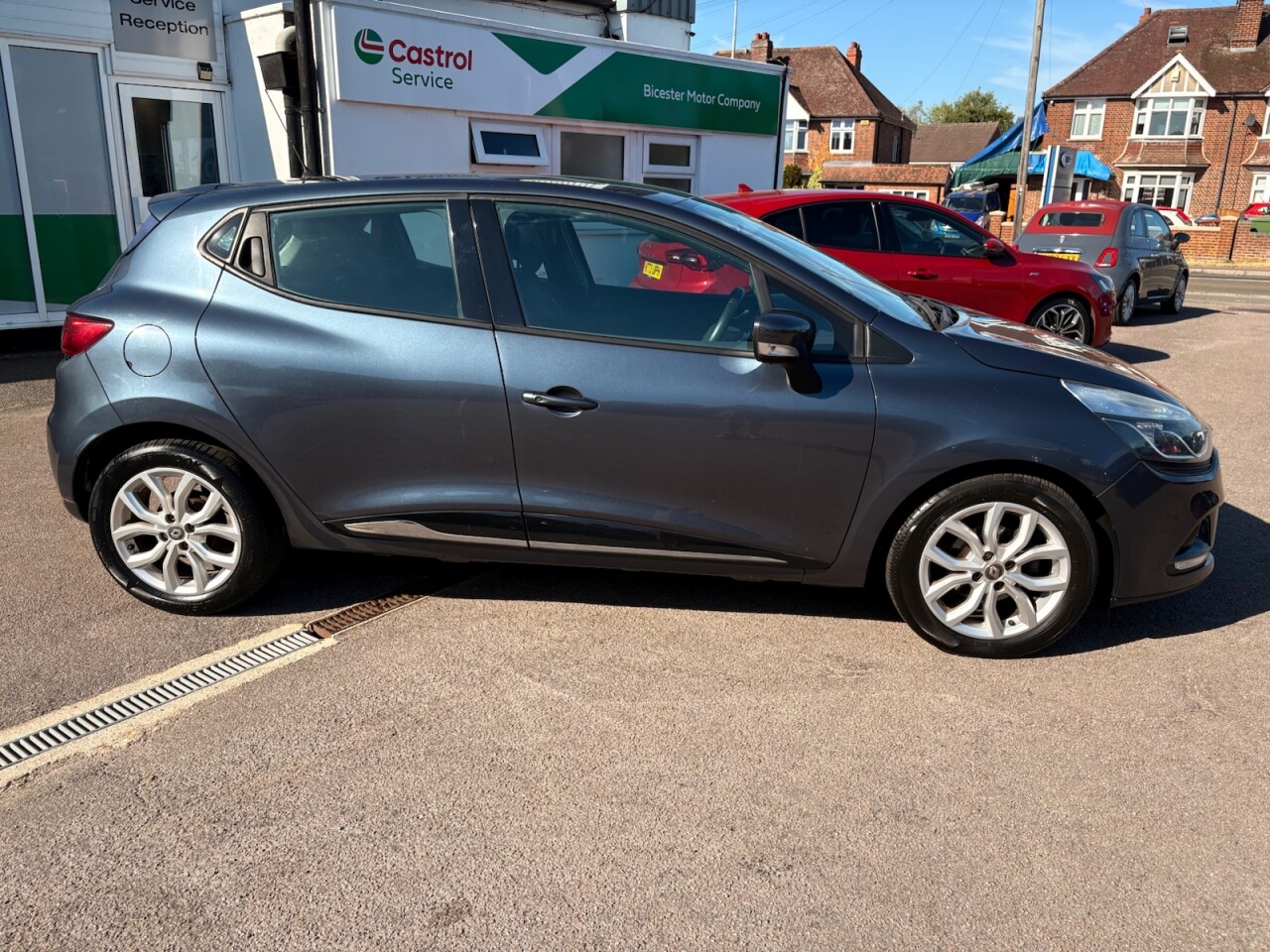 2017 RENAULT CLIO
