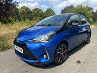 USED 2017 17 TOYOTA YARIS 1.5 VVT-h Blue Bi-Tone Hatchback 5dr Petrol Hybrid E-CVT Euro 6 (s/s) (100 ps) SELF CHARGING HYBRID