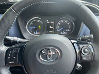 USED 2017 17 TOYOTA YARIS 1.5 VVT-h Blue Bi-Tone Hatchback 5dr Petrol Hybrid E-CVT Euro 6 (s/s) (100 ps) SELF CHARGING HYBRID