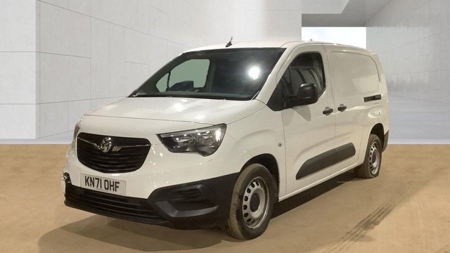 View our Vauxhall Combo White 1.5 Turbo D 2300 Dynamic L2 van, 68,400 miles, Euro 6, 6-Speed manual, Air Conditioning, Bluetooth, Cruise, Rear sensors. Plus VAT @ 20%!