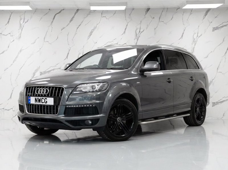 2012 Audi Q7 in grey — photo 4 of 7