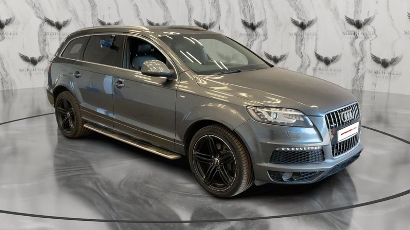 2012 Audi Q7 in grey — photo 2 of 18