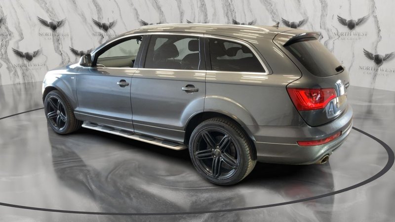 2012 Audi Q7 in grey — photo 3 of 18