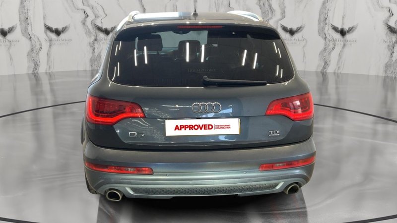 2012 Audi Q7 in grey — photo 7 of 18