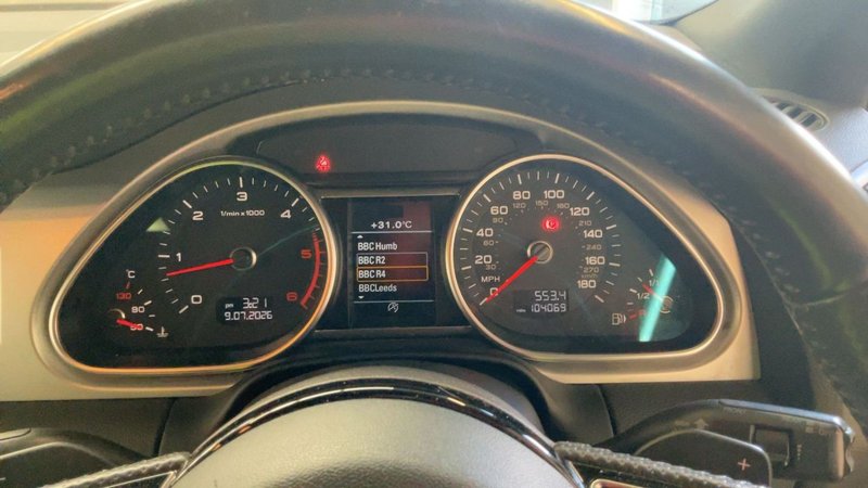 2012 Audi Q7 in grey — photo 10 of 18