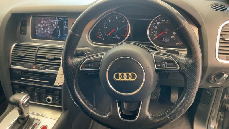 2012 Audi Q7 in grey — photo 13 of 18
