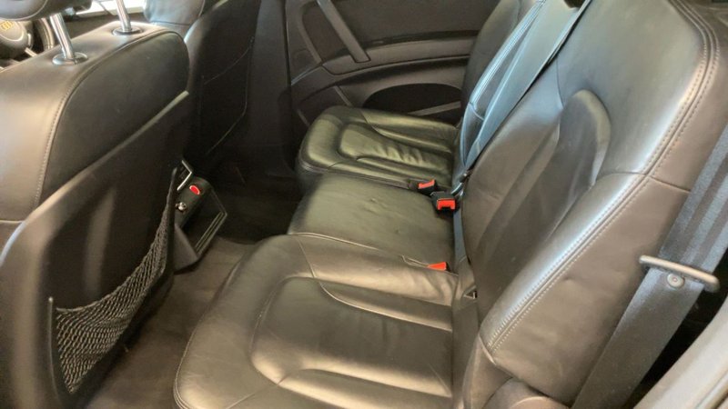 2012 Audi Q7 in grey — photo 15 of 18
