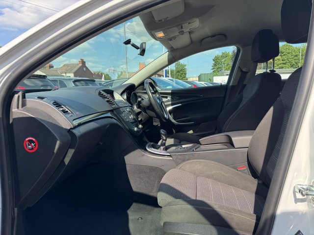 View our VAUXHALL INSIGNIA