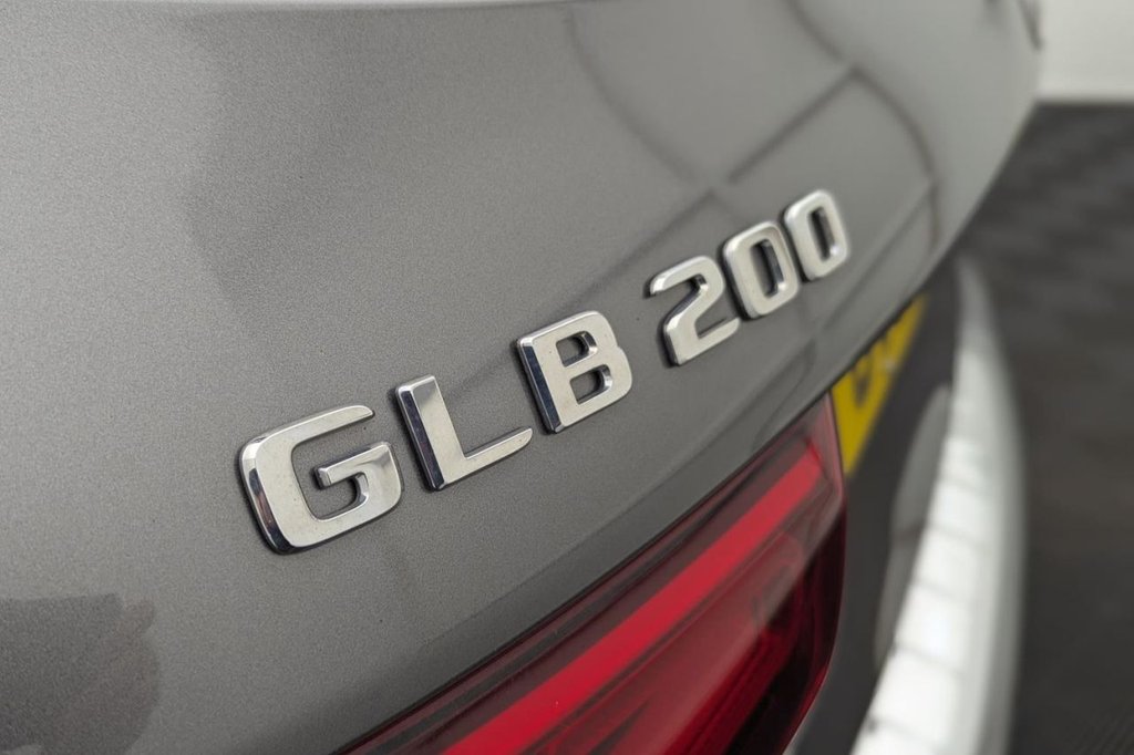 USED 2022 22 MERCEDES-BENZ GLB 1.3 GLB200 AMG Line SUV 5dr Petrol 7G-DCT Euro 6 (s/s) (163 ps) 7 Seats, Car Play, Sat Nav