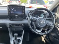 USED 2021 21 TOYOTA YARIS 1.5 VVT-h Design Hatchback 5dr Petrol Hybrid E-CVT Euro 6 (s/s) (116 ps) Cruise DAB Air Con Camera