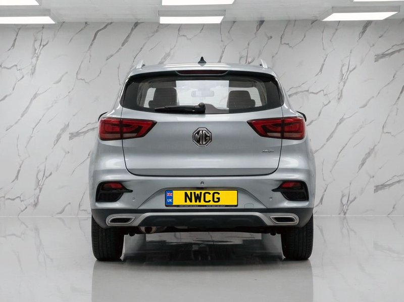 2021 MG ZS in silver — photo 5 of 6