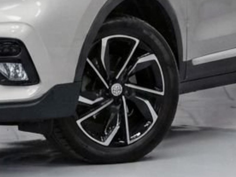 2021 MG ZS in silver — photo 8 of 18