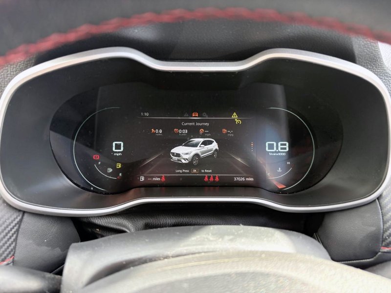 2021 MG ZS in silver — photo 14 of 18
