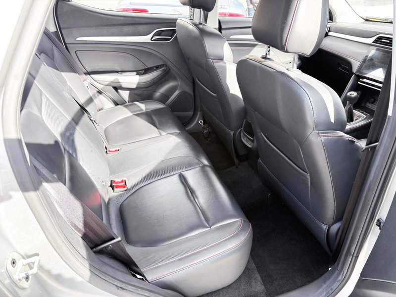 2021 MG ZS in silver — photo 18 of 18