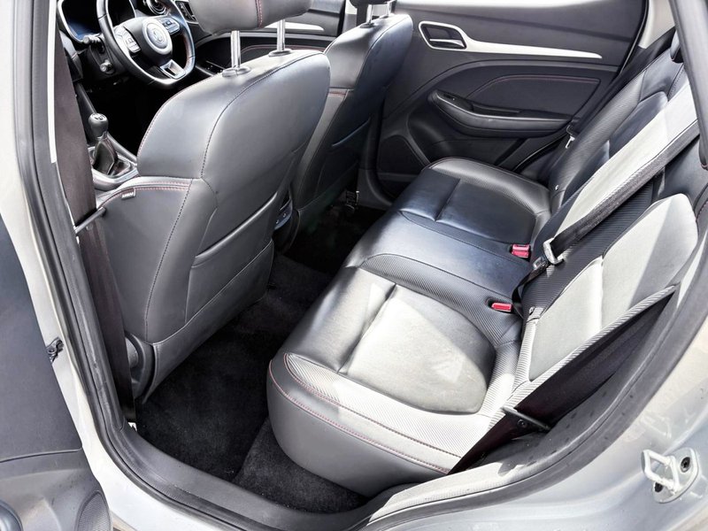 2021 MG ZS in silver — photo 16 of 18
