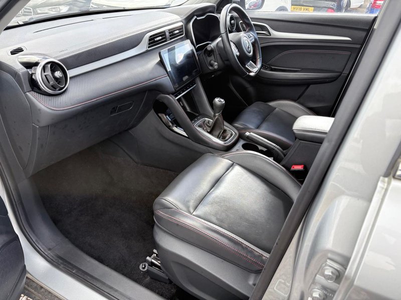 2021 MG ZS in silver — photo 11 of 18