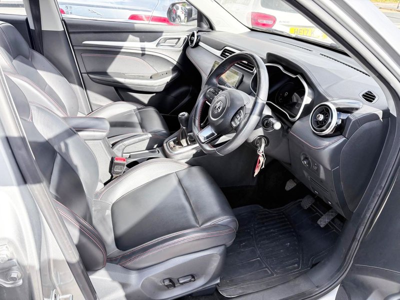 2021 MG ZS in silver — photo 15 of 18