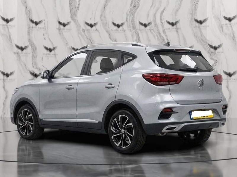 2021 MG ZS in silver — photo 5 of 18