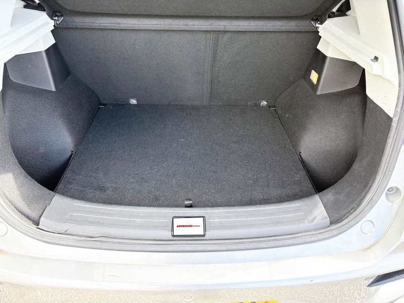 2021 MG ZS in silver — photo 10 of 18