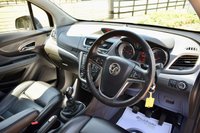 USED 2014 64 VAUXHALL MOKKA 1.6 SE SUV 5dr Petrol Manual 2WD Euro 5 (s/s) (115 ps) 2 OWNERS FROM NEW + LOW MILES + LOWER INSURANCE GROUP!
