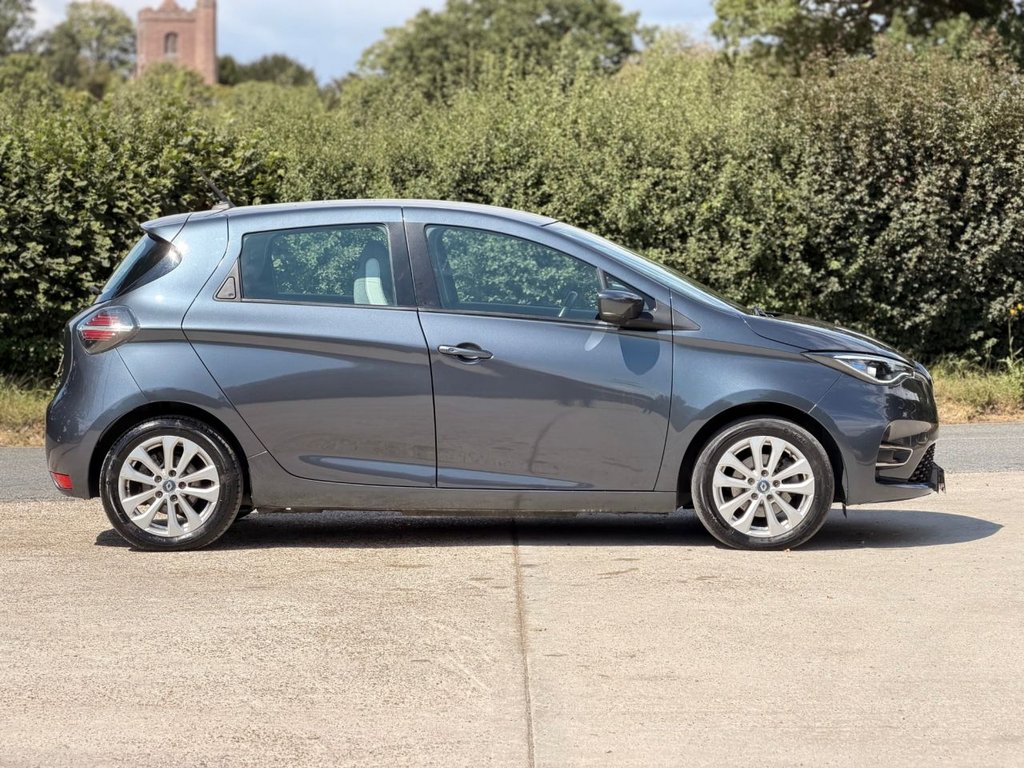 USED 2020 20 RENAULT ZOE R110 52kWh Iconic Hatchback 5dr Electric Auto (i) (107 bhp) 6 Services|Sensors|SatNav|Cruise|Lane Assist|Wireless Phone Charger|