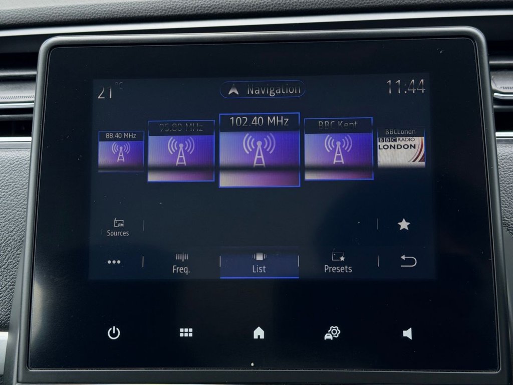 USED 2020 20 RENAULT ZOE R110 52kWh Iconic Hatchback 5dr Electric Auto (i) (107 bhp) 6 Services|Sensors|SatNav|Cruise|Lane Assist|Wireless Phone Charger|