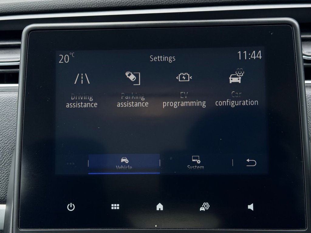 USED 2020 20 RENAULT ZOE R110 52kWh Iconic Hatchback 5dr Electric Auto (i) (107 bhp) 6 Services|Sensors|SatNav|Cruise|Lane Assist|Wireless Phone Charger|