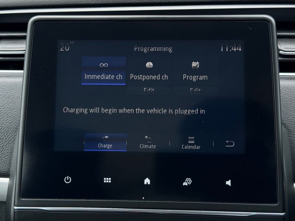 USED 2020 20 RENAULT ZOE R110 52kWh Iconic Hatchback 5dr Electric Auto (i) (107 bhp) 6 Services|Sensors|SatNav|Cruise|Lane Assist|Wireless Phone Charger|