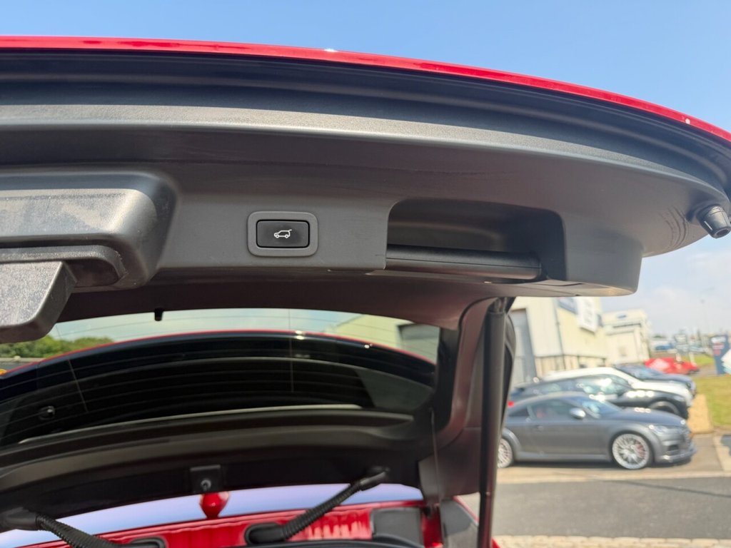 2018 Jaguar F-Pace thumbnail 24