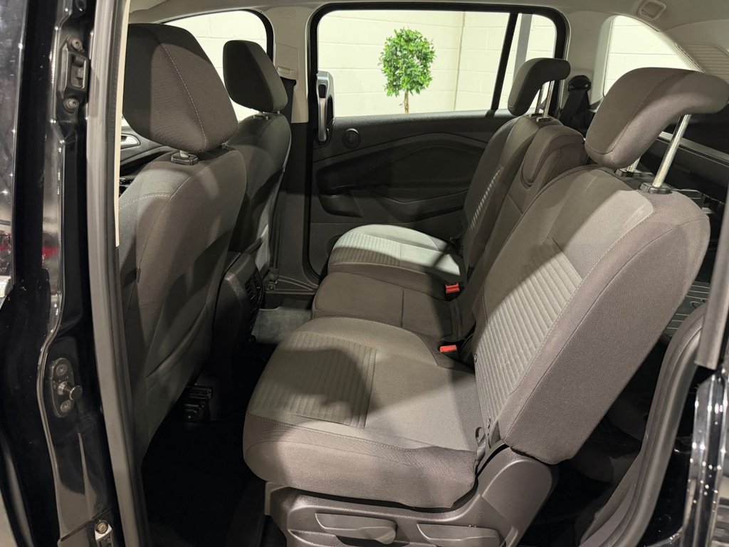 USED 2017 FORD GRAND C-MAX 1.0T EcoBoost Titanium MPV 5dr Petrol Manual Euro 6 (s/s) (Nav) (100 ps) 