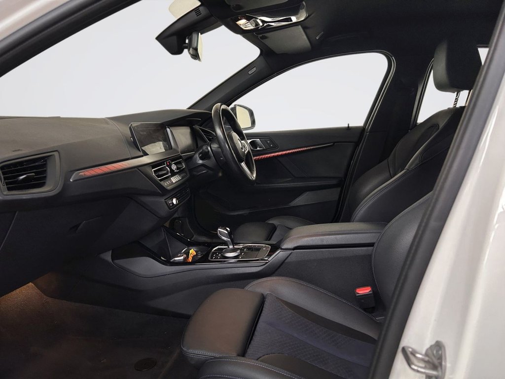 2023 BMW 1 Series — image 10