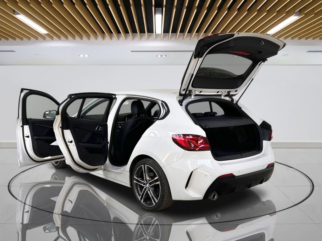 2023 BMW 1 Series — image 9