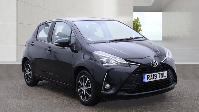 2019 19 TOYOTA YARIS 1.5 VVT-i Icon Tech Hatchback 5dr Petrol Manual Euro 6 (111 ps)+1 FORMER KEEPER+HISTORY+AIRCON+PARK CONTROL WITH CAMERA+BLUETOOTH+MEDIA+DAB+NAV+ALLOYS+CRUISE 1 FORMER KEEPER+HISTORY+AIRCON+PARK CONTROL WITH CAMERA+BLUETOOTH+MEDIA+DAB+NAV+ALLOYS+CRUISE+HPI CLEAR