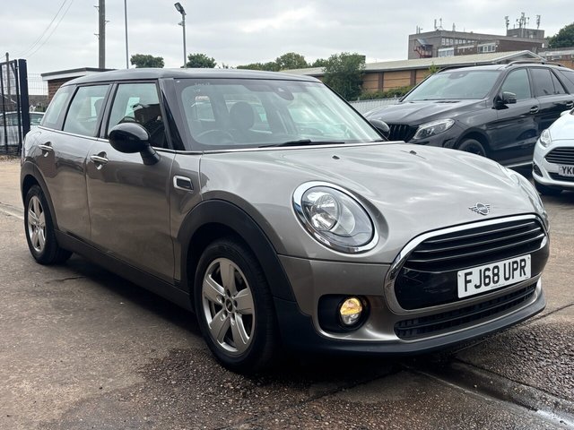 View our MINI Clubman 1.5 Cooper Classic Estate 6 Door Petrol Manual Silver Euro 6 1 Former Keeper
