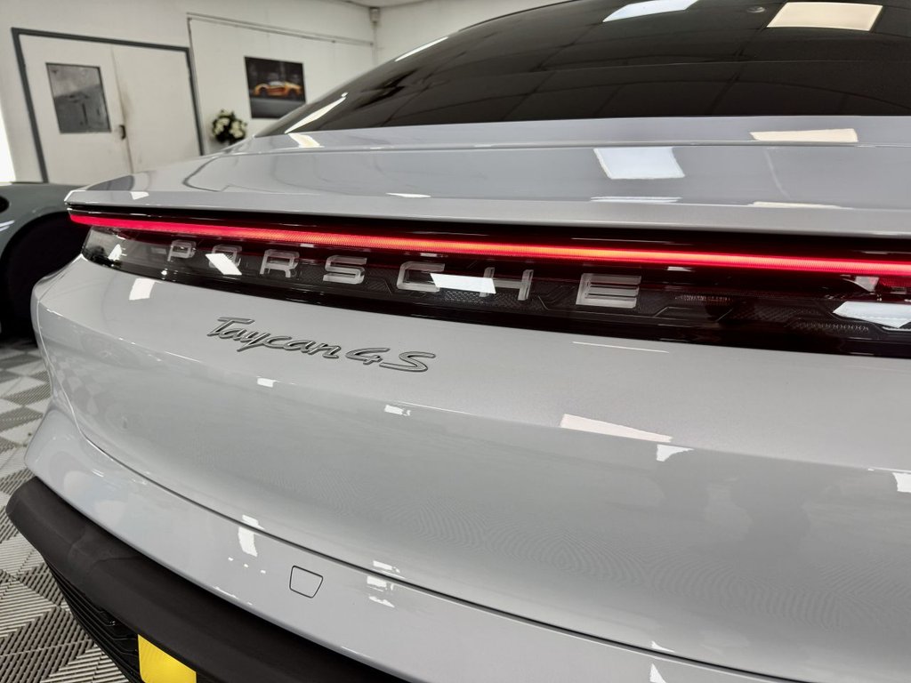 USED 2021 P PORSCHE TAYCAN Performance Plus 93.4kWh 4S Saloon 4dr Electric Auto 4WD (571 ps) 
