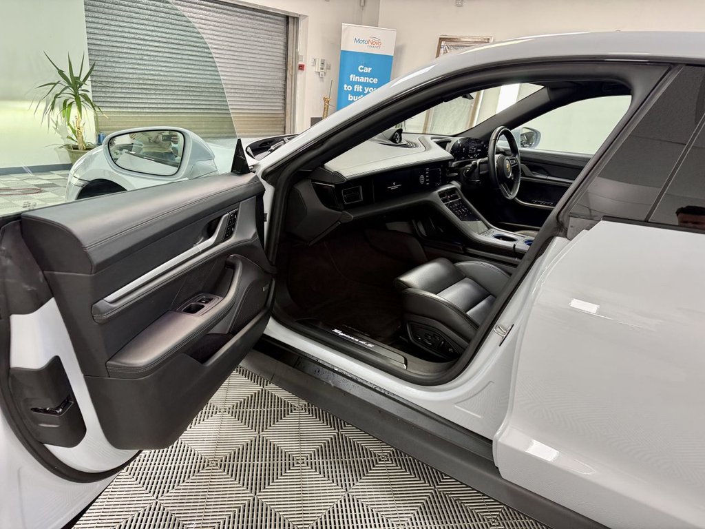 USED 2021 P PORSCHE TAYCAN Performance Plus 93.4kWh 4S Saloon 4dr Electric Auto 4WD (571 ps) 