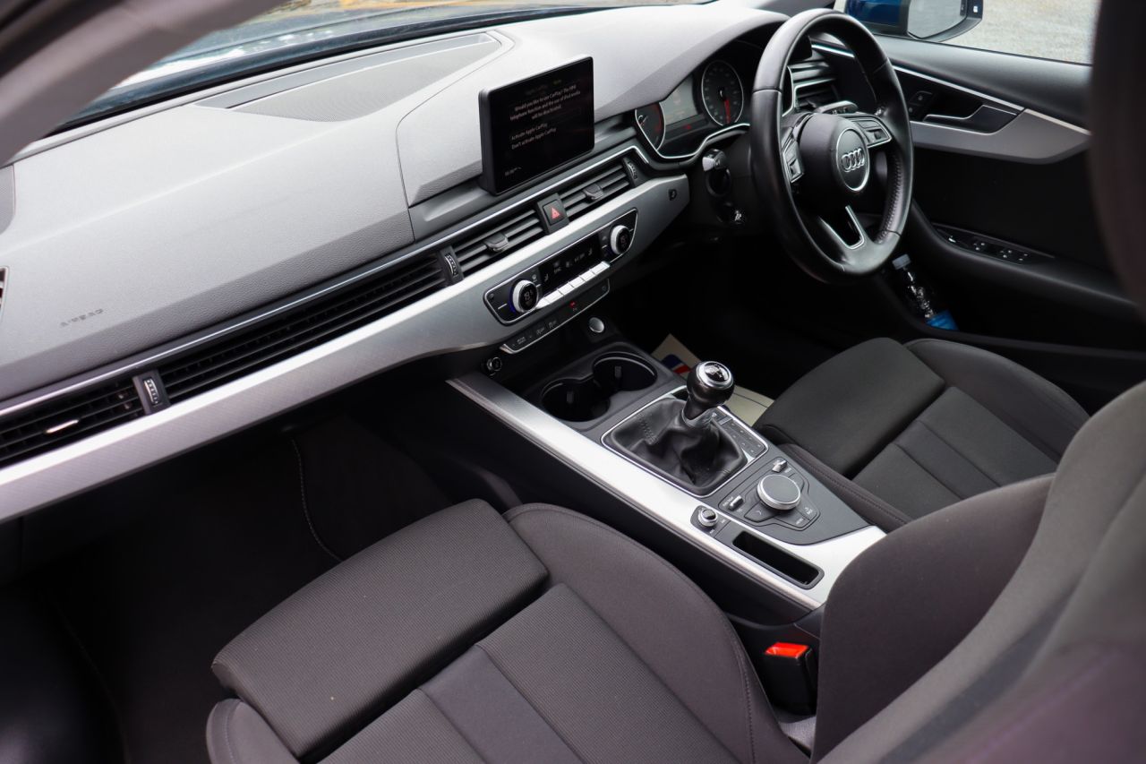 2016 AUDI A4 2.0 TDI ultra SE Saloon 4dr Diesel Manual Euro 6 (s/s) (150 ps) - vehicle photo 4 for sale on PureCar