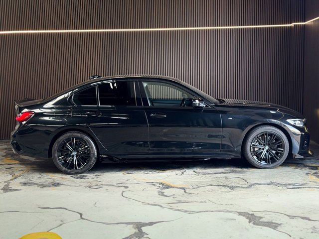 View our BMW 3 SERIES