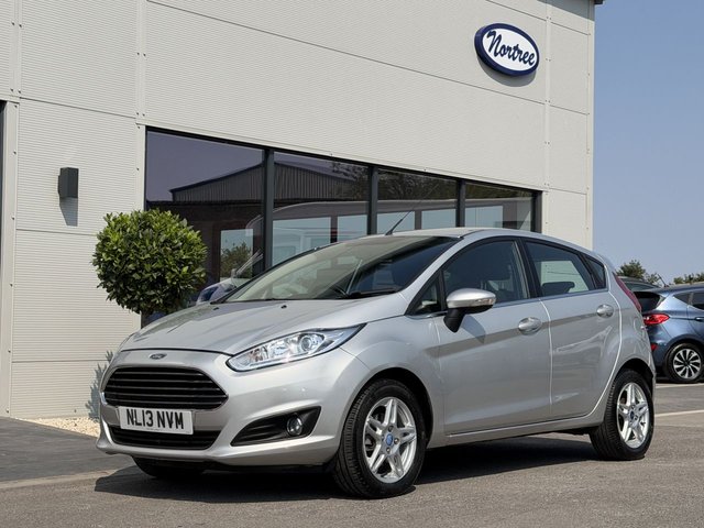 View our Ford Fiesta 1.6 Zetec Hatchback 5dr Petrol Powershift Euro 5 (105 ps)