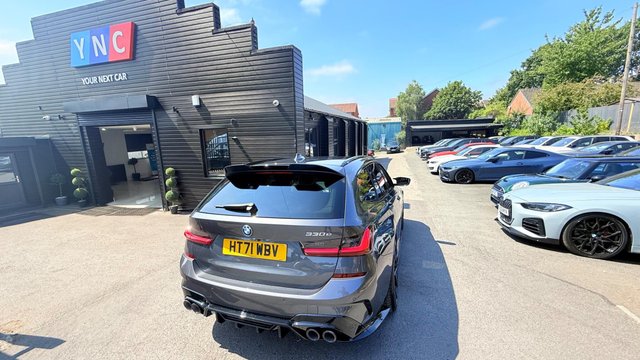 View our BMW 3 SERIES