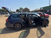 USED 2017 17 VOLKSWAGEN PASSAT 2.0 TDI BlueMotion Tech R-Line Estate 5dr Diesel DSG Euro 6 (s/s) (150 ps) Aircon/Heated Seats