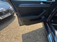 USED 2017 17 VOLKSWAGEN PASSAT 2.0 TDI BlueMotion Tech R-Line Estate 5dr Diesel DSG Euro 6 (s/s) (150 ps) Aircon/Heated Seats