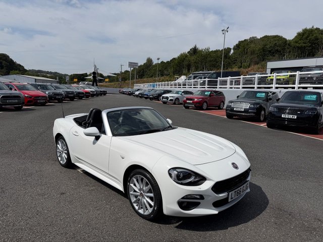 View our Fiat 124 Spider 1.4 MultiAir Lusso Plus Convertible 2dr Petrol Euro 6 (140 ps)