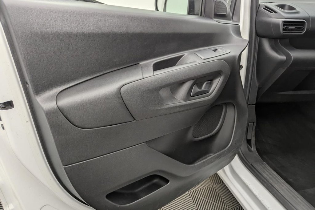 USED 2021 21 VAUXHALL COMBO 1.5 Turbo D 2300 Dynamic Panel Van 4dr Diesel Manual L1 H1 Euro 6 (100 ps) Bluetooth, Air Con, Sensors