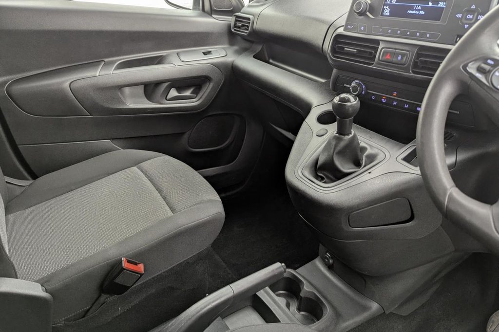 USED 2021 21 VAUXHALL COMBO 1.5 Turbo D 2300 Dynamic Panel Van 4dr Diesel Manual L1 H1 Euro 6 (100 ps) Bluetooth, Air Con, Sensors