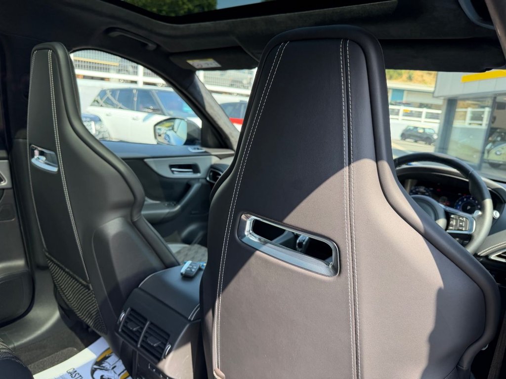 2020 Jaguar F-Pace thumbnail 16
