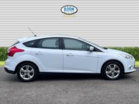 USED 2011 61 FORD FOCUS 1.6 Zetec Hatchback 5dr Petrol Manual Euro 5 (125 ps) Low Miles