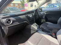 USED 2017 17 TOYOTA AURIS 1.8 VVT-h Business Edition Hatchback 5dr Petrol Hybrid CVT Euro 6 (s/s) (Safety Sense) (136 ps) 